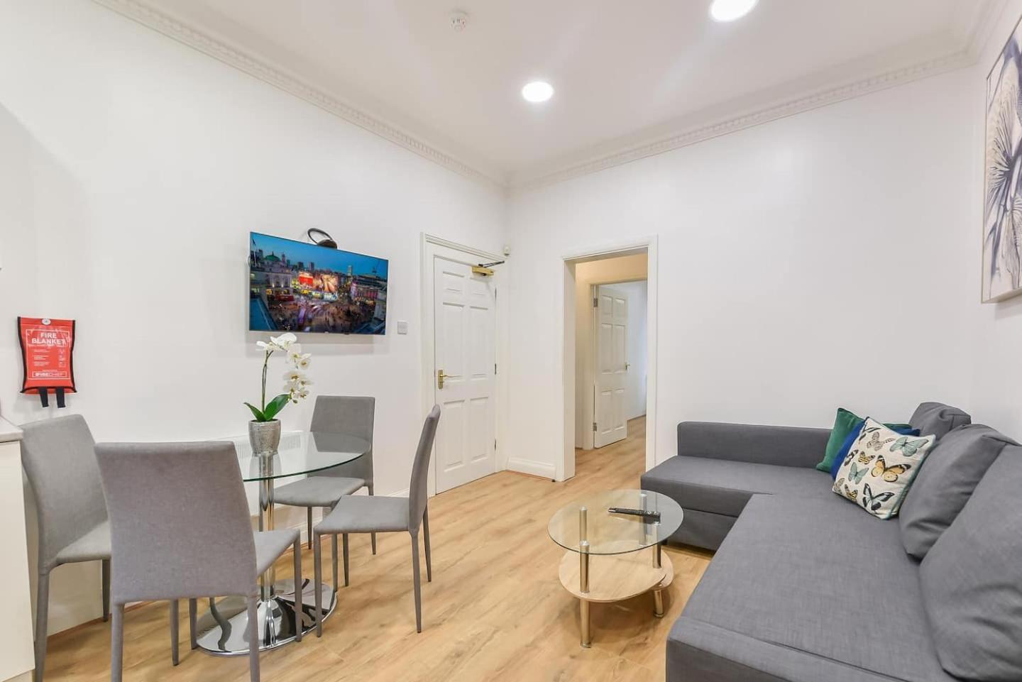 2 Bed Piccadilly Apartment 2 London Kültér fotó